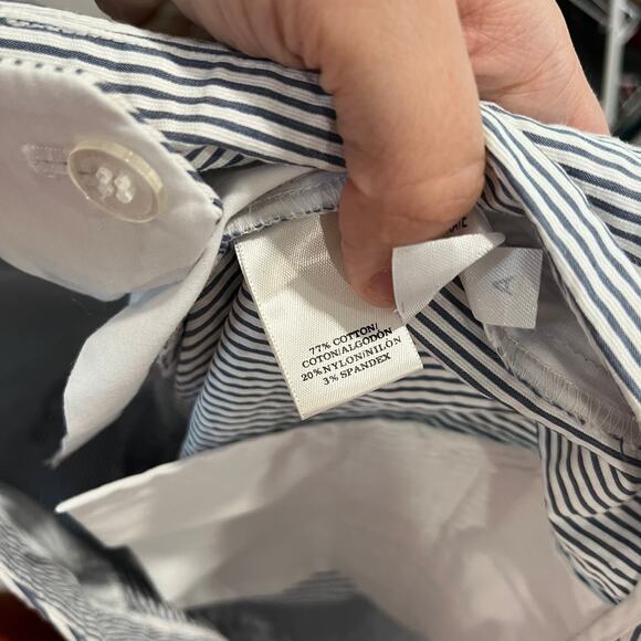 Ann Taylor Blue Seersucker Kate Boardwalk Bermuda Shorts Women’s Size 8 - Picture 6 of 9